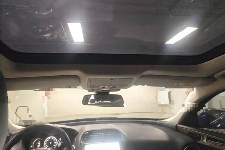 Used Jaguar XEL 2019 2.0T 200 PS Deluxe Edition Headliner
