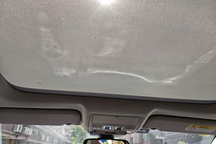 Used Jaguar XEL 2019 2.0T 200 PS Deluxe Edition Headliner