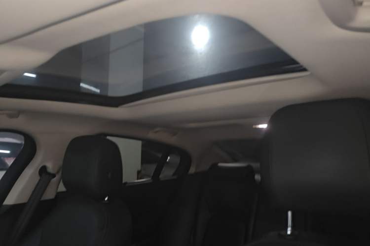 Used Jaguar XEL 2019 2.0T 200 PS Elite Edition Headliner