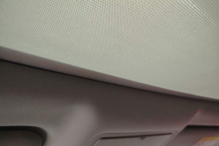 Used Jaguar XEL 2019 2.0T 200 PS Elite Edition Headliner