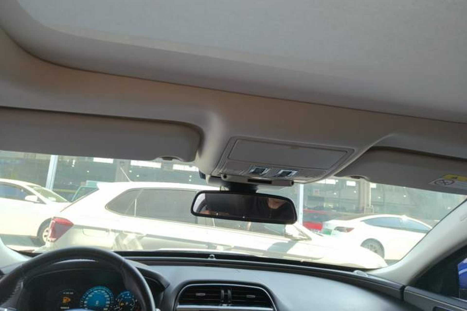 Used Jaguar XEL 2019 2.0T 200 PS Deluxe Edition Headliner