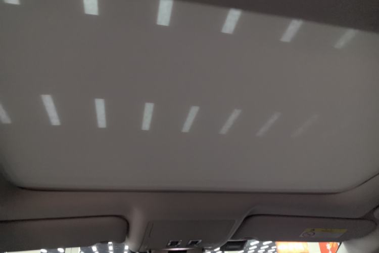 Used Jaguar XEL 2019 2.0T 200 PS Deluxe Edition Headliner