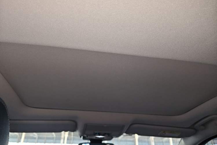 Used Jaguar XEL 2019 2.0T 200 PS Luxury Edition Headliner