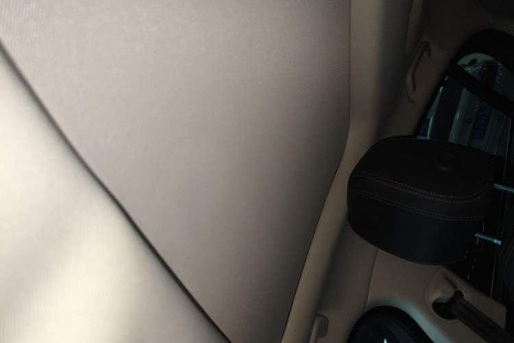 Used Jaguar XEL 2019 2.0T 200 PS Deluxe Edition Headliner