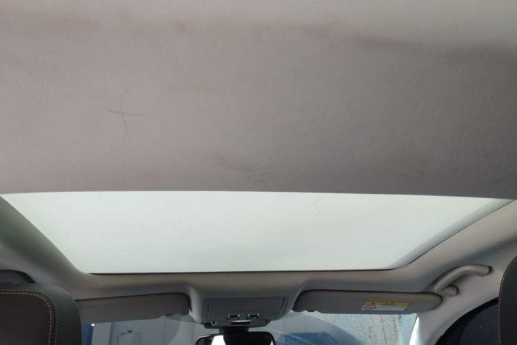 Used Jaguar XEL 2019 2.0T 200 PS Deluxe Edition Headliner