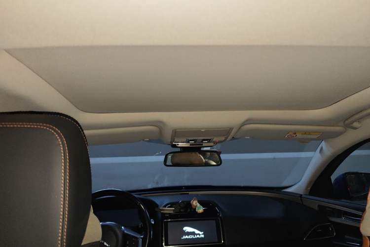 Used Jaguar XEL 2019 2.0T 250 PS Premium Edition Headliner