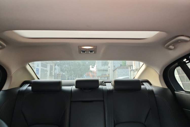 Used Jaguar XEL 2019 2.0T 200 PS Luxury Edition Headliner