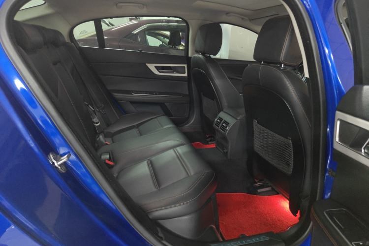 Used Jaguar XEL 2019 2.0T 200 PS Luxury Edition Interior 2