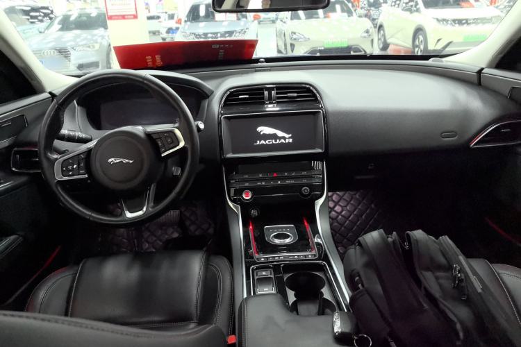 Used Jaguar XEL 2019 2.0T 200 PS Deluxe Edition Interior 2