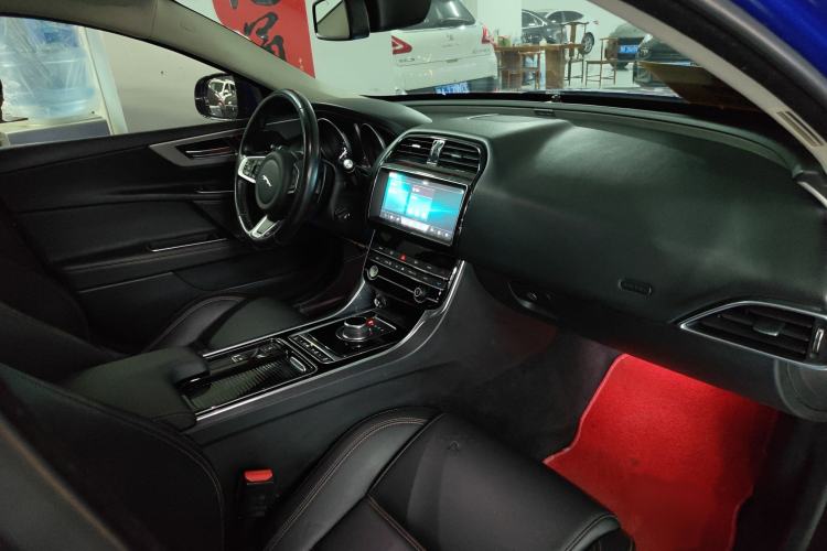 Used Jaguar XEL 2019 2.0T 200 PS Luxury Edition Interior 3