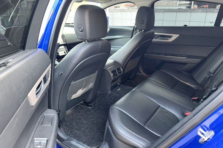 Used Jaguar XEL 2019 2.0T 250 PS Luxury Edition Interior 3