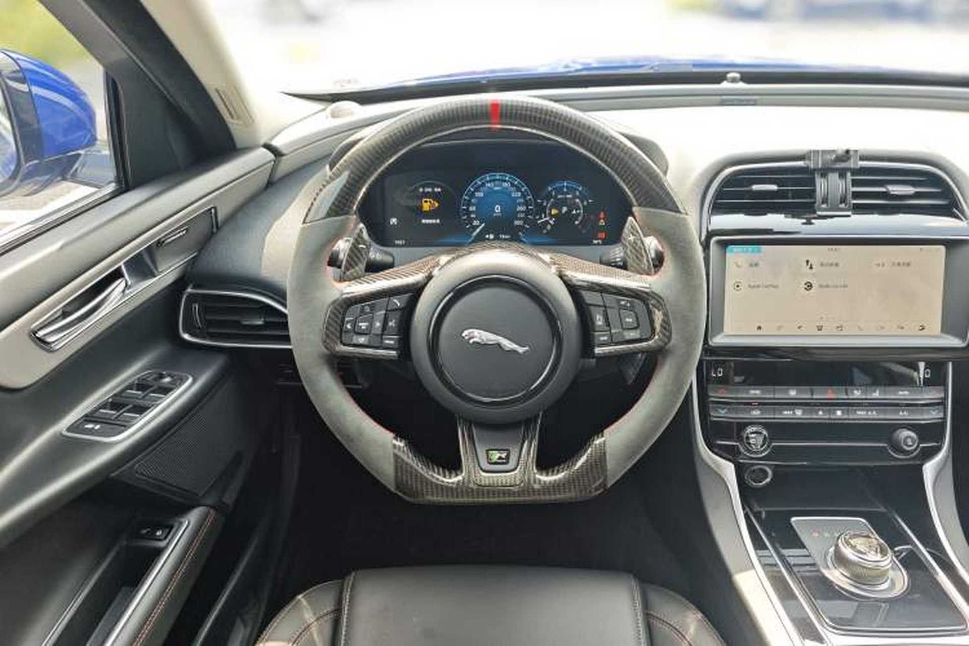Used Jaguar XEL 2019 2.0T 200 PS Deluxe Edition Interior 4