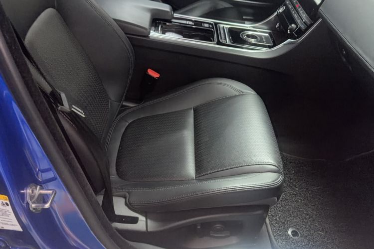 Used Jaguar XEL 2019 2.0T 250 PS Luxury Edition Interior 4