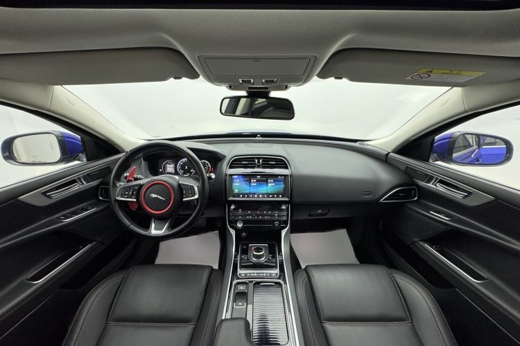 Used Jaguar XEL 2019 2.0T 200 PS Deluxe Edition Interior 6