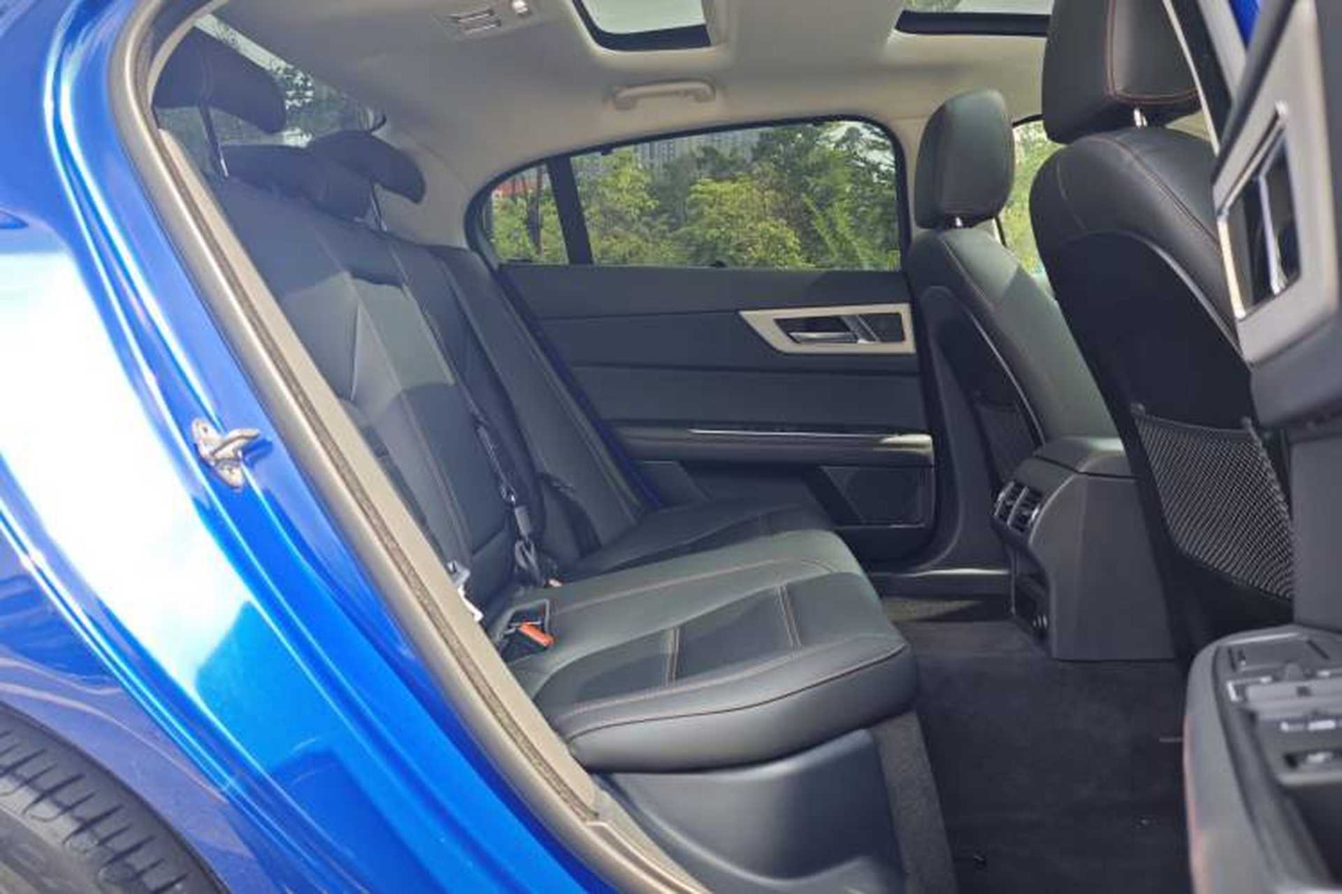 Used Jaguar XEL 2019 2.0T 200 PS Deluxe Edition Interior 7