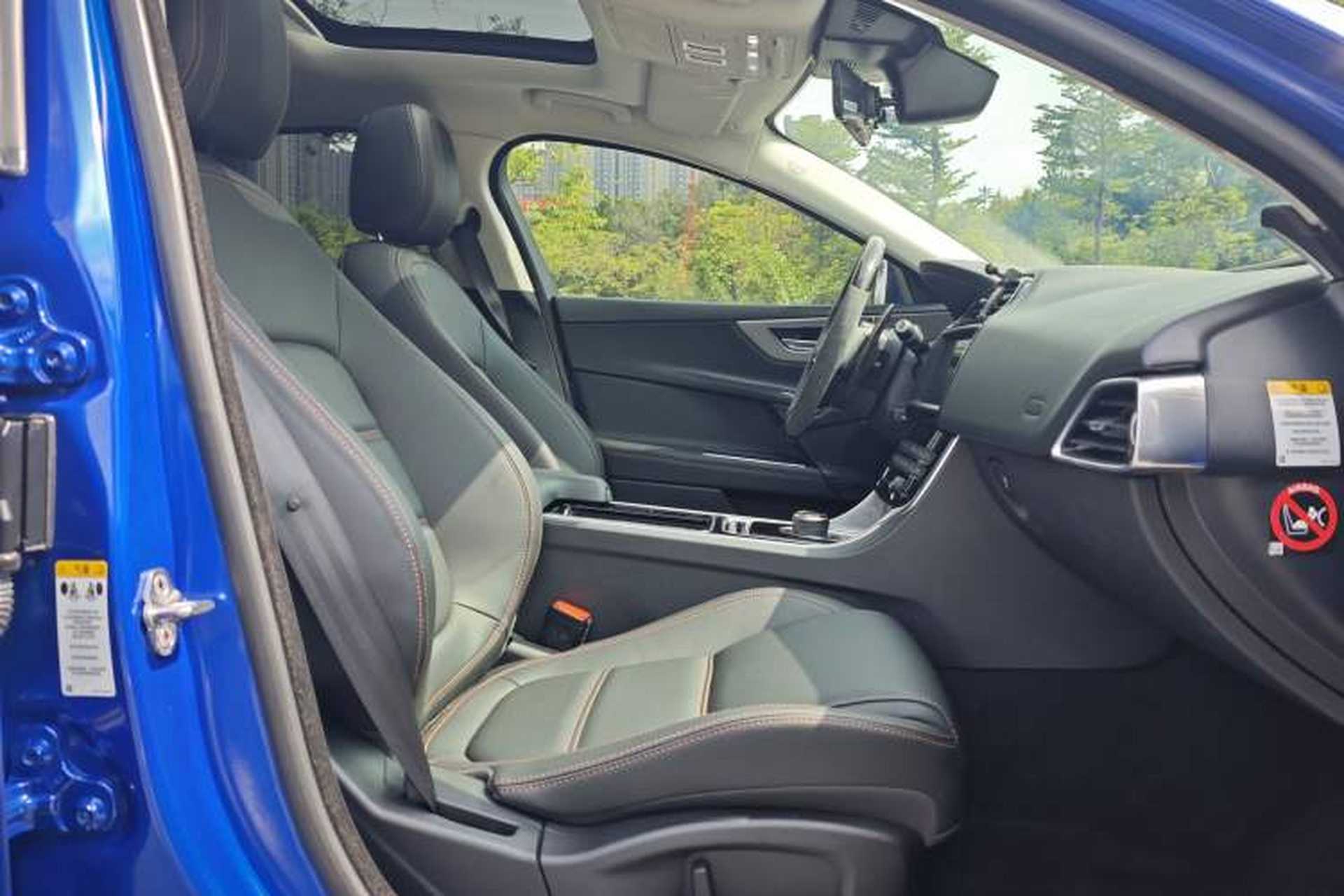 Used Jaguar XEL 2019 2.0T 200 PS Deluxe Edition Interior 8