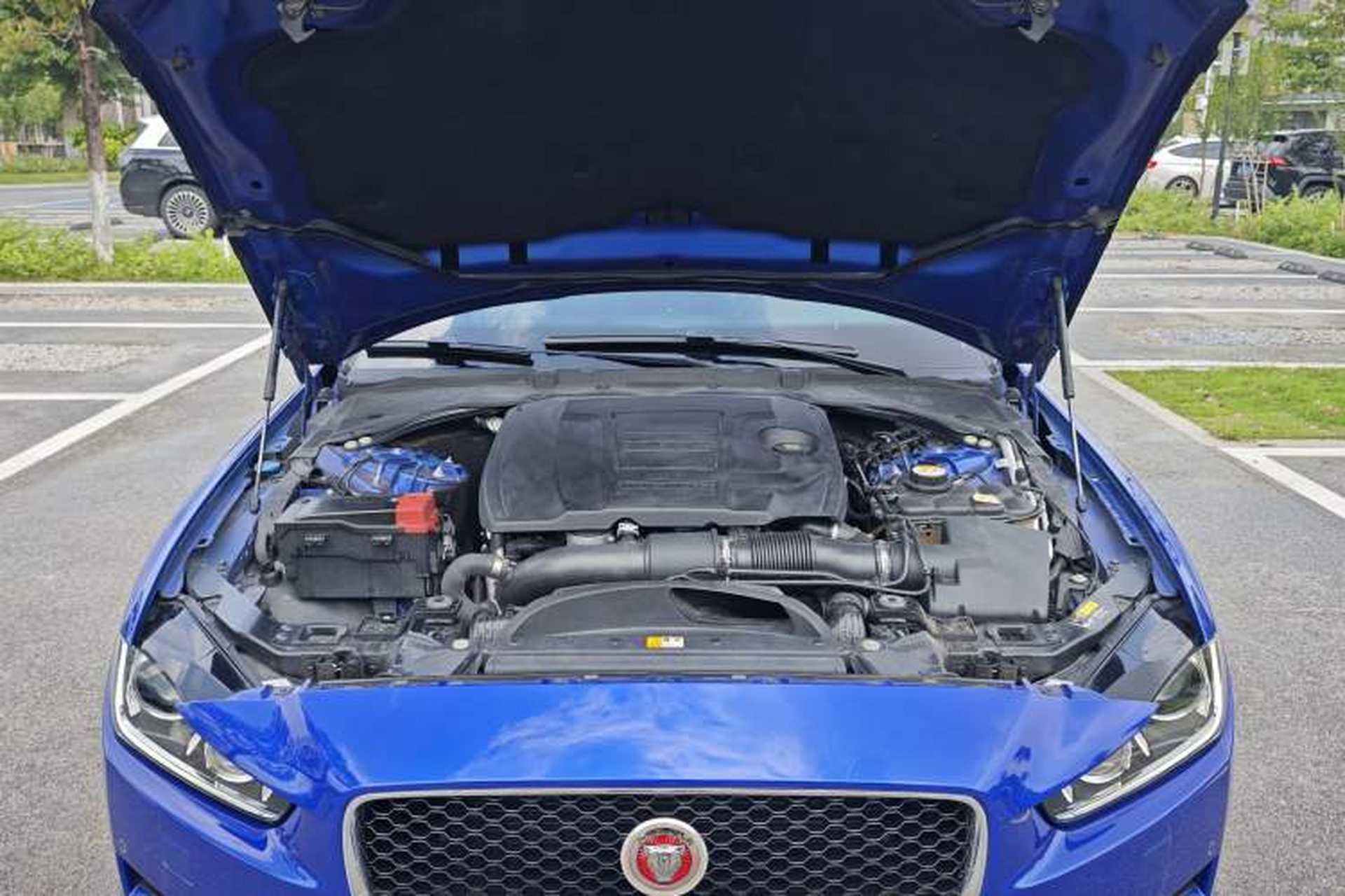 Used Jaguar XEL 2019 2.0T 200 PS Deluxe Edition Interior 9