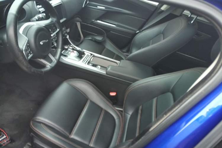 Used Jaguar XEL 2019 2.0T 200 PS Luxury Edition Left Front Seat