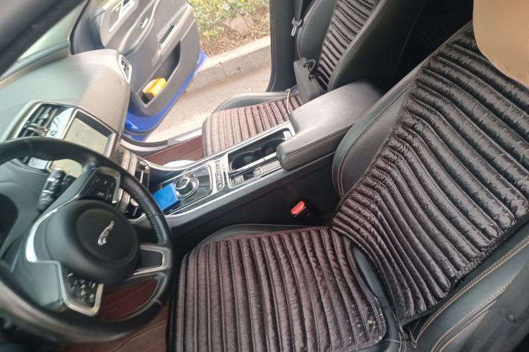 Used Jaguar XEL 2019 2.0T 200 PS Deluxe Edition Left Front Seat