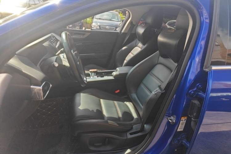 Used Jaguar XEL 2019 2.0T 200 PS Deluxe Edition Left Front Seat