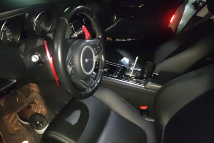 Used Jaguar XEL 2019 2.0T 200 PS Elite Edition Left Front Seat