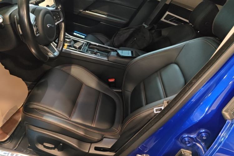 Used Jaguar XEL 2019 2.0T 200 PS Deluxe Edition Left Front Seat