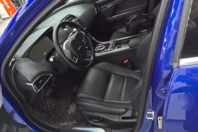 Used Jaguar XEL 2019 2.0T 200 PS Deluxe Edition Left Front Seat