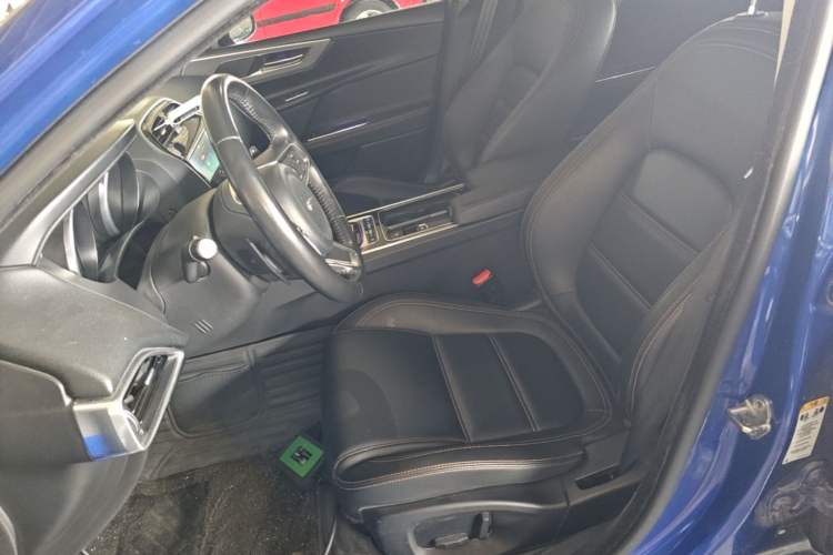 Used Jaguar XEL 2019 2.0T 200 PS Luxury Edition Left Front Seat