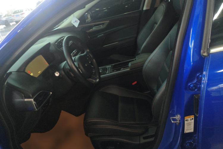 Used Jaguar XEL 2019 2.0T 200 PS Deluxe Edition Left Front Seat