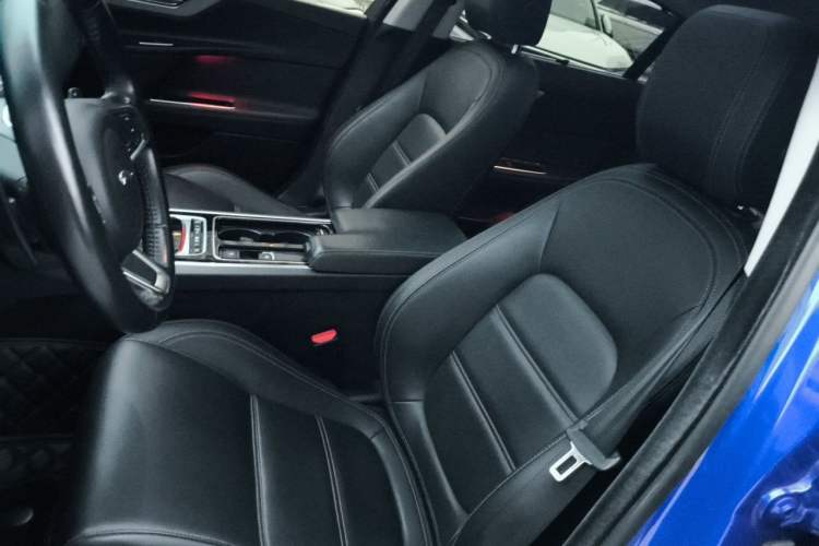 Used Jaguar XEL 2019 2.0T 200 PS Deluxe Edition Left Front Seat