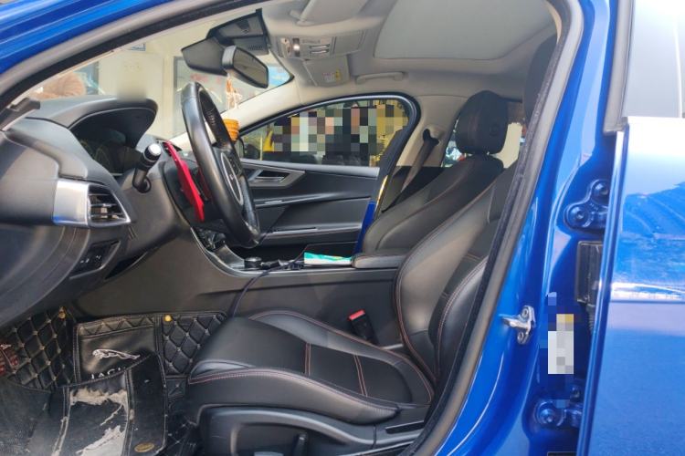 Used Jaguar XEL 2019 2.0T 200 PS Deluxe Edition Left Front Seat