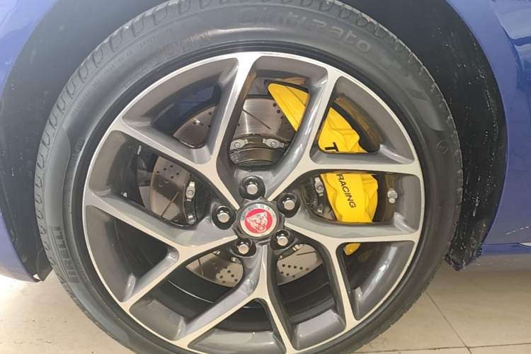 Used Jaguar XEL 2019 2.0T 200 PS Deluxe Edition Left Front Wheel Hub