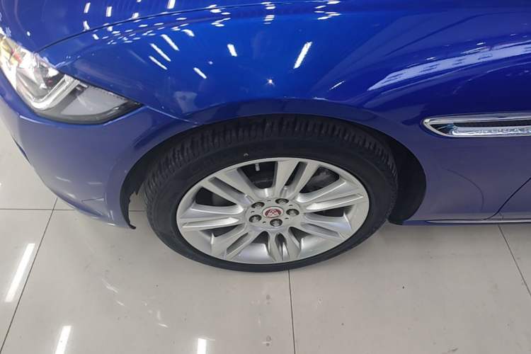 Used Jaguar XEL 2019 2.0T 200 PS Deluxe Edition Left Front Wheel Hub