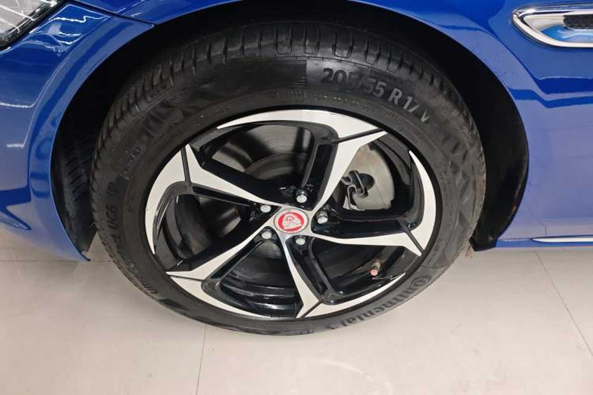 Used Jaguar XEL 2019 2.0T 200 PS Elite Edition Left Front Wheel Hub