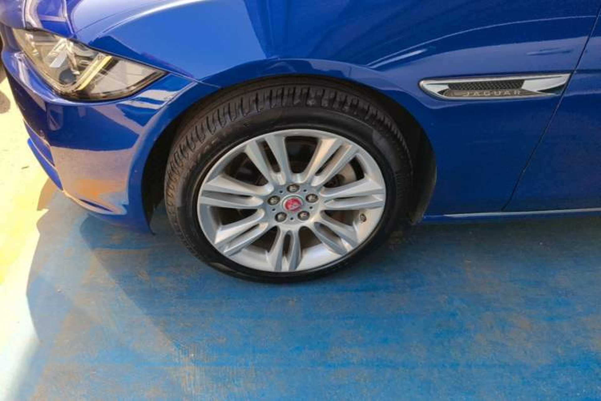 Used Jaguar XEL 2019 2.0T 200 PS Deluxe Edition Left Front Wheel Hub