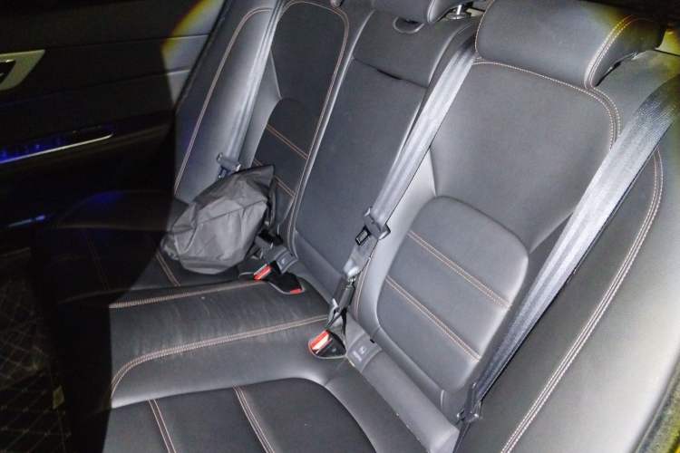 Used Jaguar XEL 2019 2.0T 200 PS Luxury Edition Left Rear Seat