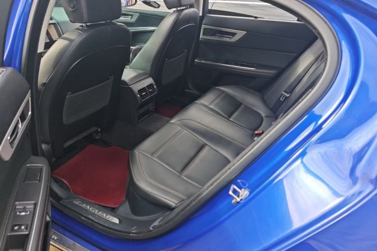 Used Jaguar XEL 2019 2.0T 200 PS Deluxe Edition Left Rear Seat