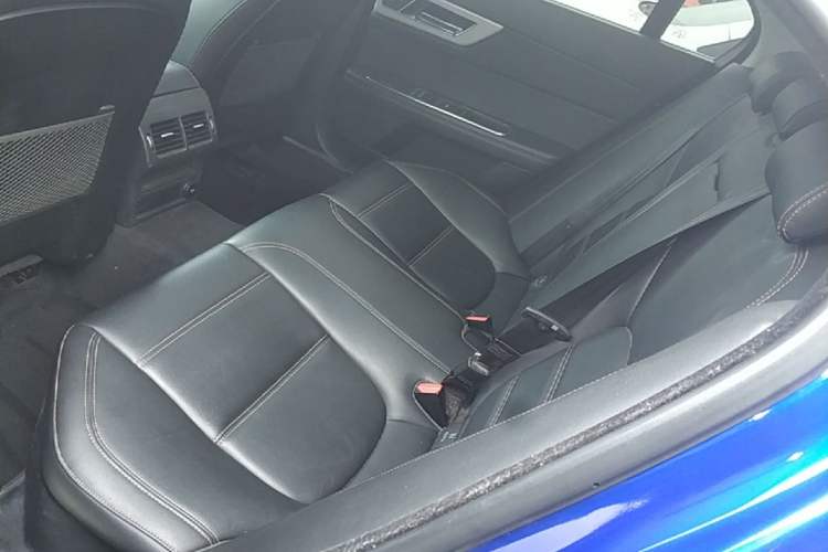 Used Jaguar XEL 2019 2.0T 200 PS Luxury Edition Left Rear Seat
