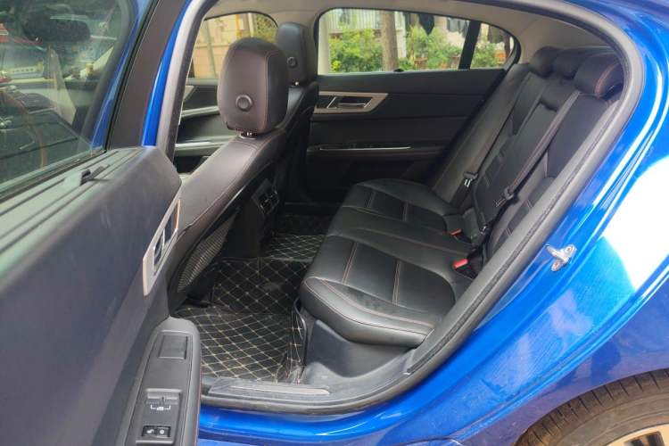 Used Jaguar XEL 2019 2.0T 200 PS Luxury Edition Left Rear Seat
