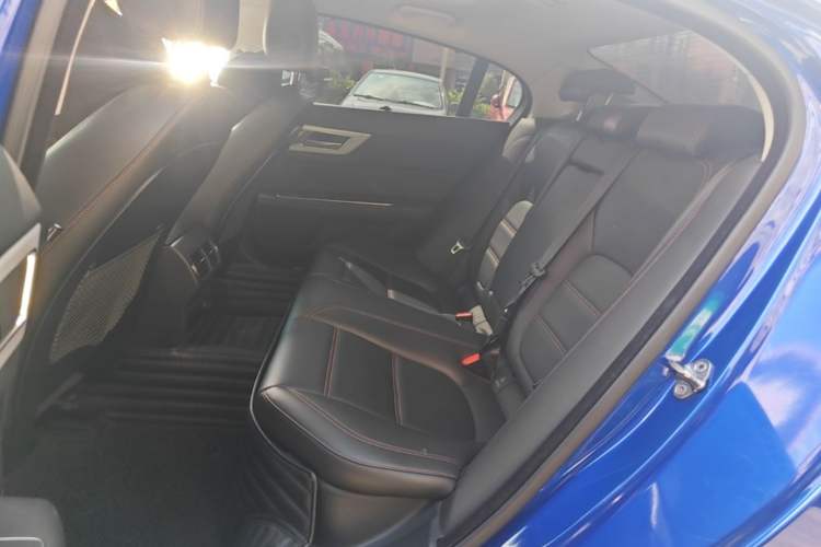 Used Jaguar XEL 2019 2.0T 200 PS Deluxe Edition Left Rear Seat