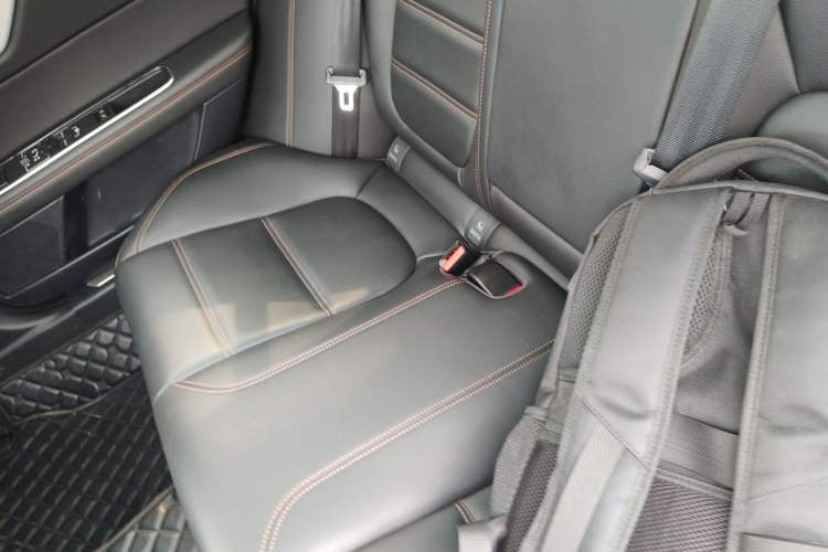 Used Jaguar XEL 2019 2.0T 200 PS Deluxe Edition Left Rear Seat