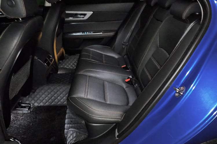 Used Jaguar XEL 2019 2.0T 200 PS Luxury Edition Left Rear Seat