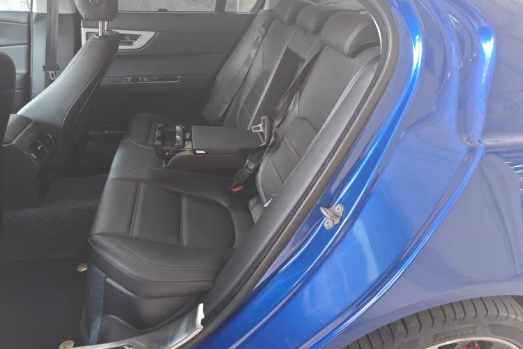Used Jaguar XEL 2019 2.0T 200 PS Luxury Edition Left Rear Seat