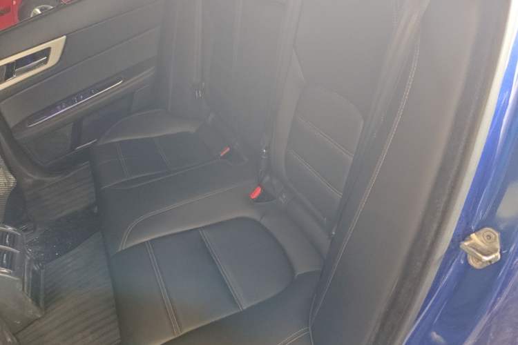 Used Jaguar XEL 2019 2.0T 200 PS Luxury Edition Left Rear Seat