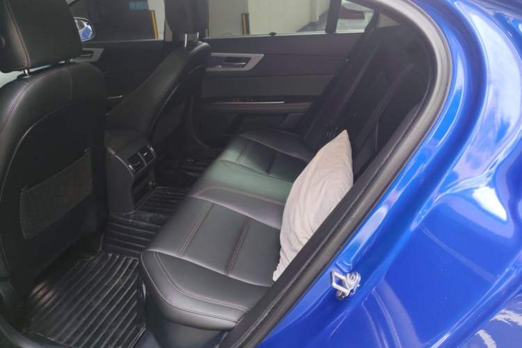 Used Jaguar XEL 2019 2.0T 200 PS Deluxe Edition Left Rear Seat