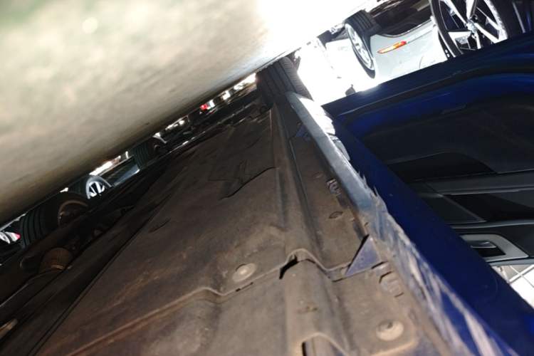Used Jaguar XEL 2019 2.0T 200 PS Deluxe Edition Left Side Sill