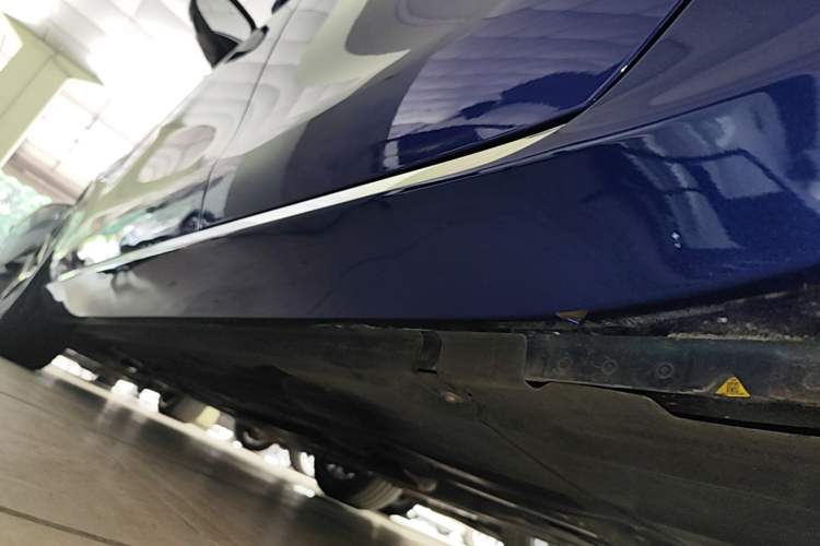 Used Jaguar XEL 2019 2.0T 200 PS Deluxe Edition Left Side Sill