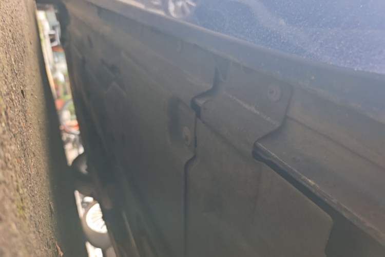 Used Jaguar XEL 2019 2.0T 200 PS Deluxe Edition Left Side Sill