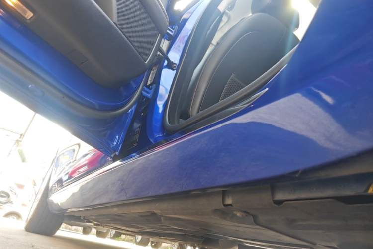Used Jaguar XEL 2019 2.0T 200 PS Deluxe Edition Left Side Sill