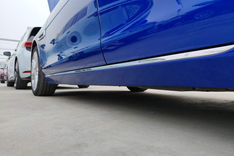 Used Jaguar XEL 2019 2.0T 200 PS Deluxe Edition Left Side Sill